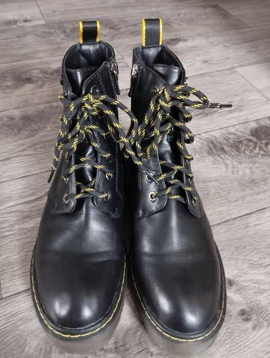 Продам женские ботинки осень -весна