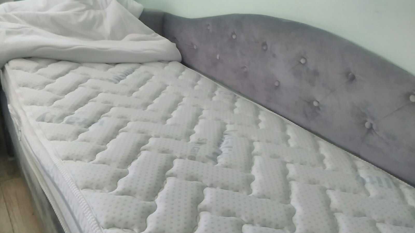 Диван-легло с чисто нов матрак