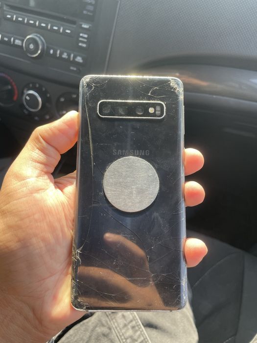 I phone se Samsung s10 Samsung gusto 3 sotiladi