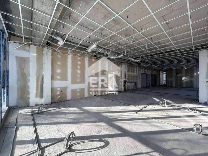 Продава се Офис в София, Люлин 8 - 415 кв.м за 1802 €/кв.м - Снимка #3