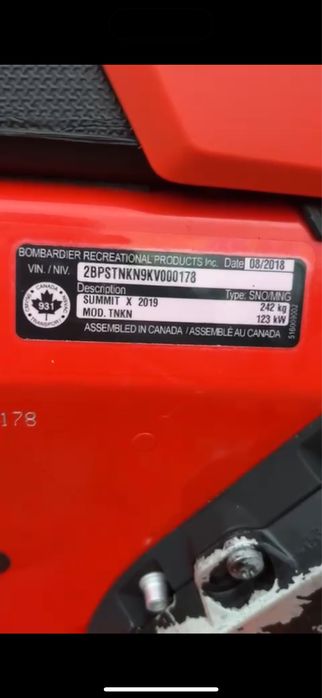 Snowmobil ski doo summit X 850 2019