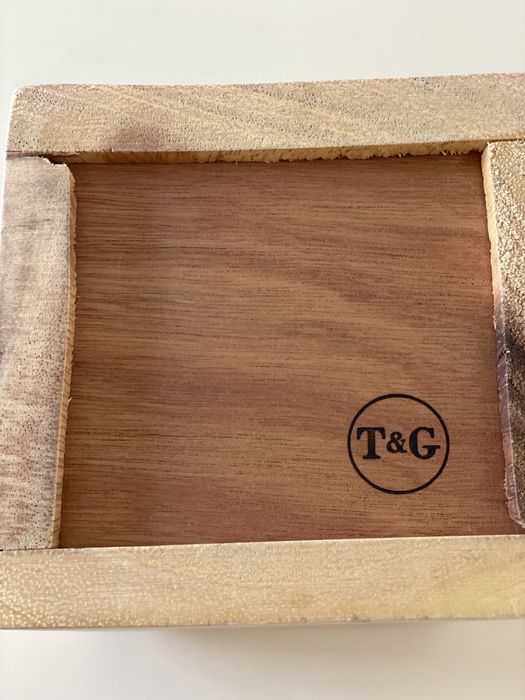 Два броя органайзери от дърво T&G