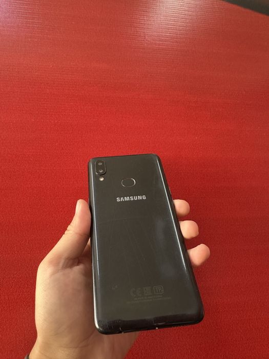 Продам Samsung A10s 2/32GB