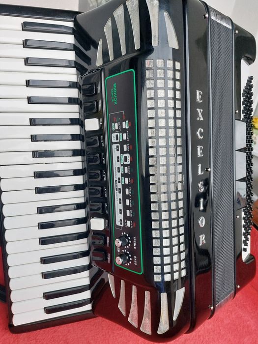Acordeon Excelsior 120 basi