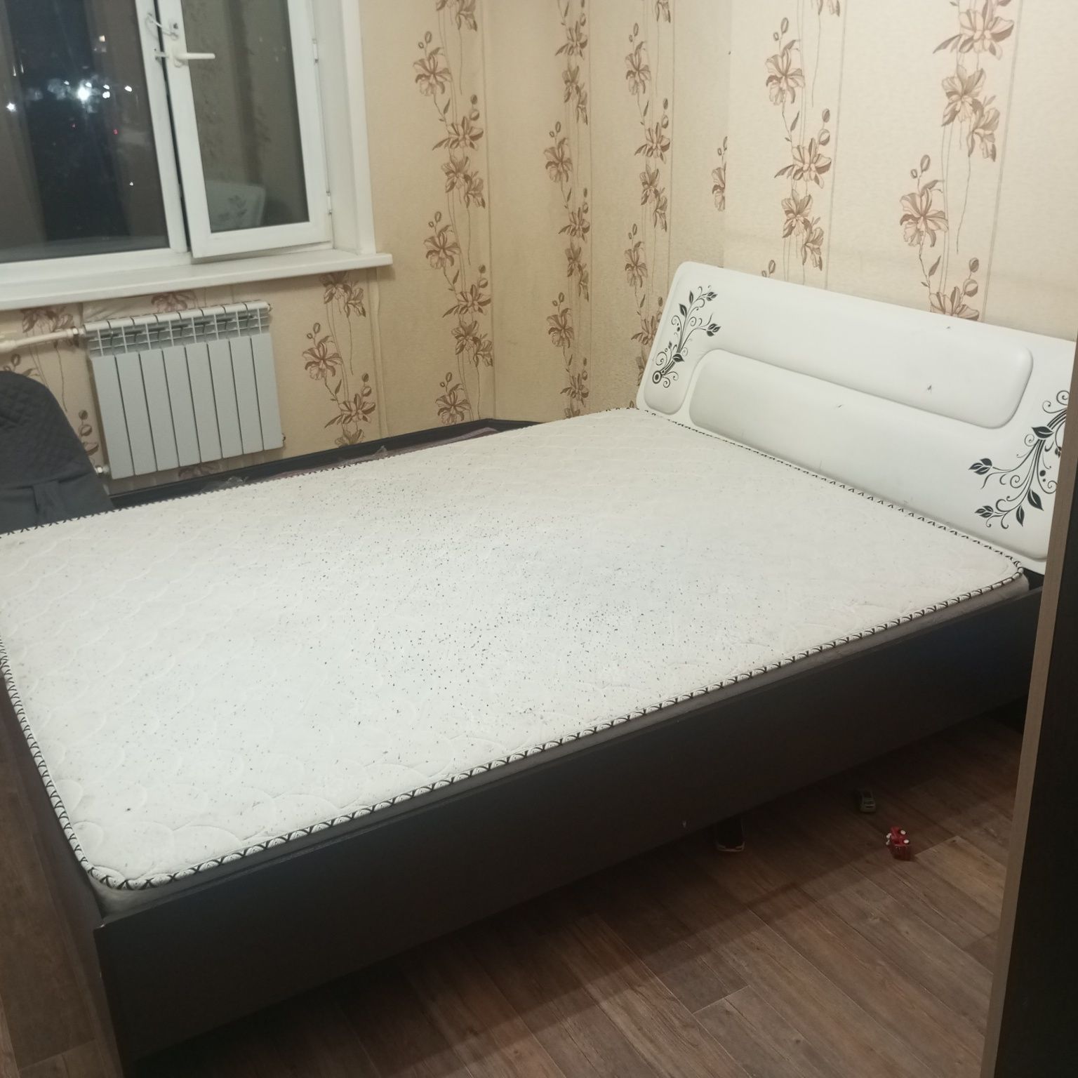 Продам двухспальную кровать