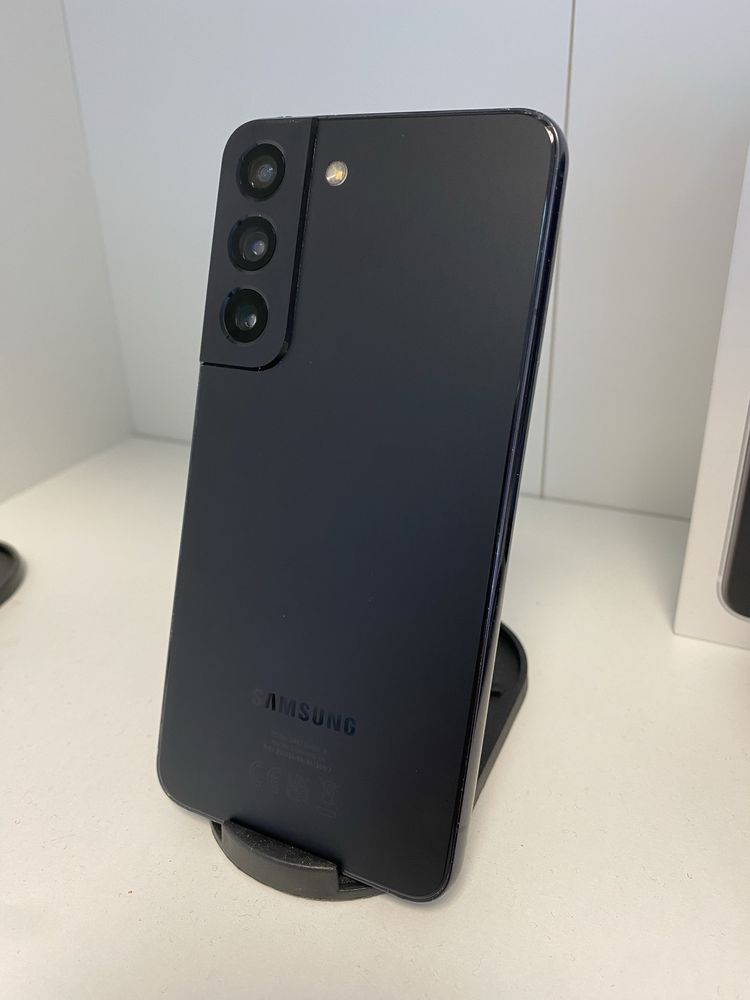 Samsung S22 128/8GB