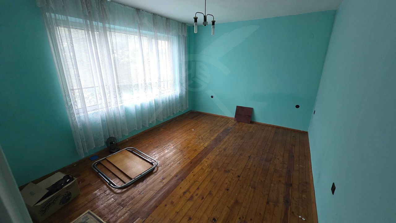 Продава се Четиристаен апартамент в Асеновград - 108 кв.м за 945 €/кв.м - Снимка #3