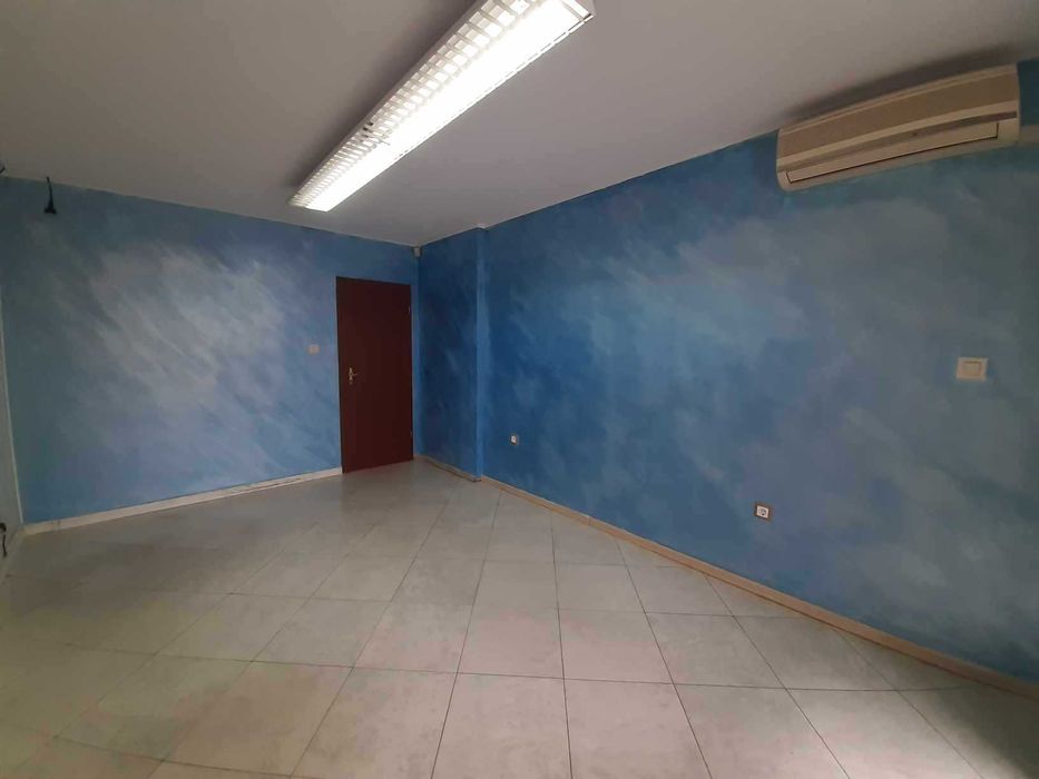 Продава се Тристаен апартамент в София, Център - 123 кв.м за 2358 €/кв.м - Снимка #8