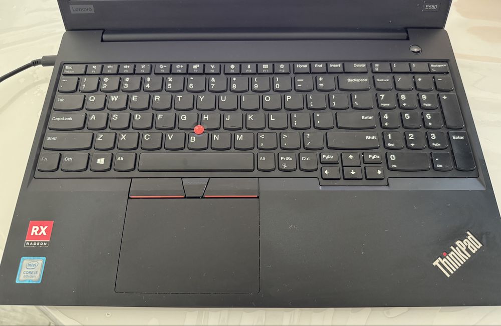 Laptop Thinkpad E580 i5 , 8GB , 256 SSD , USB-C ,Win 11,  stare buna