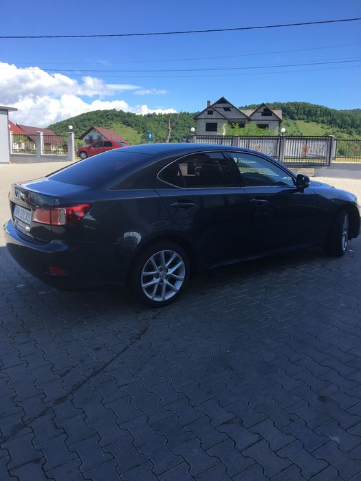 Lexus is220d 2010