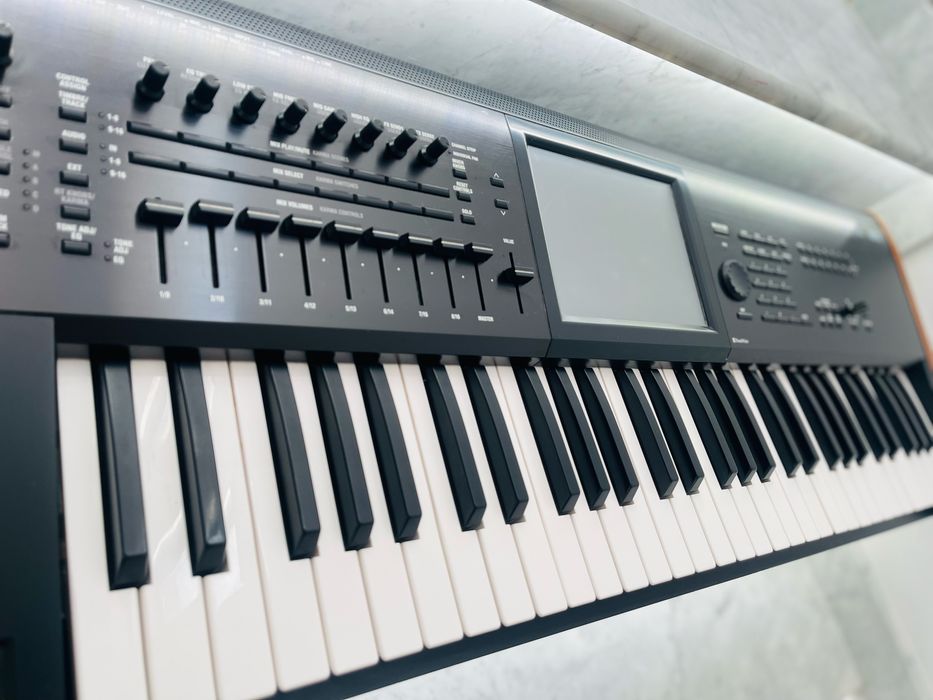 Korg Kronos 2 de vanzare!