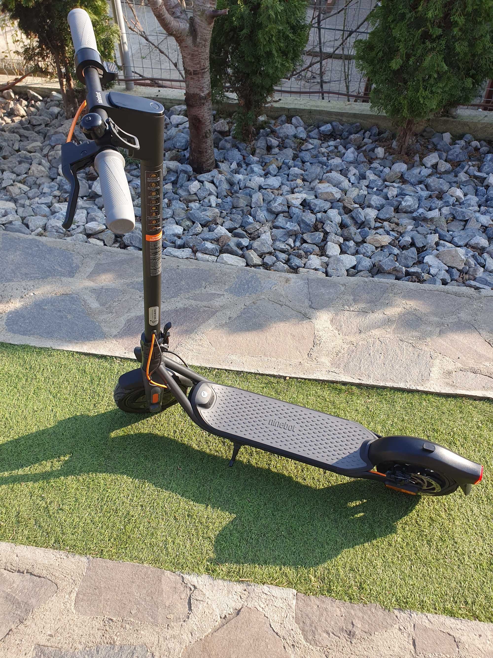 Trotineta Ninebot Segway F30E