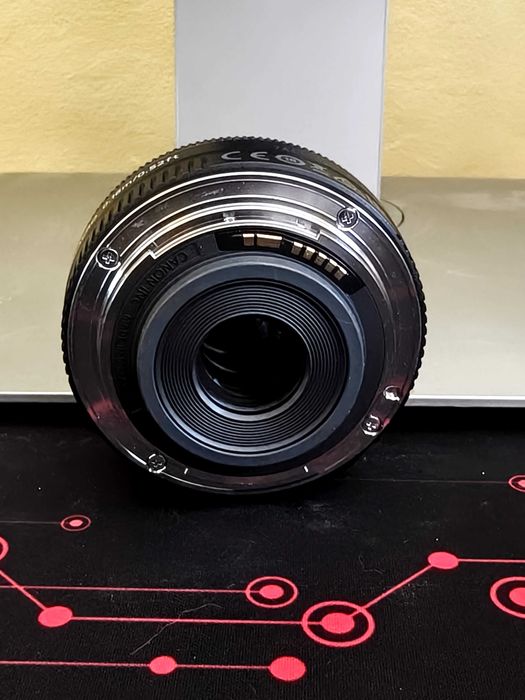 Продавам Canon EOS 80D