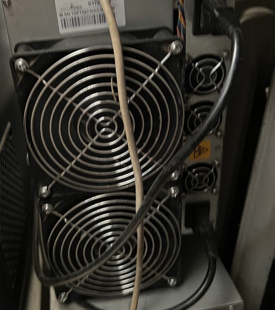 Antminer S17e 64TH