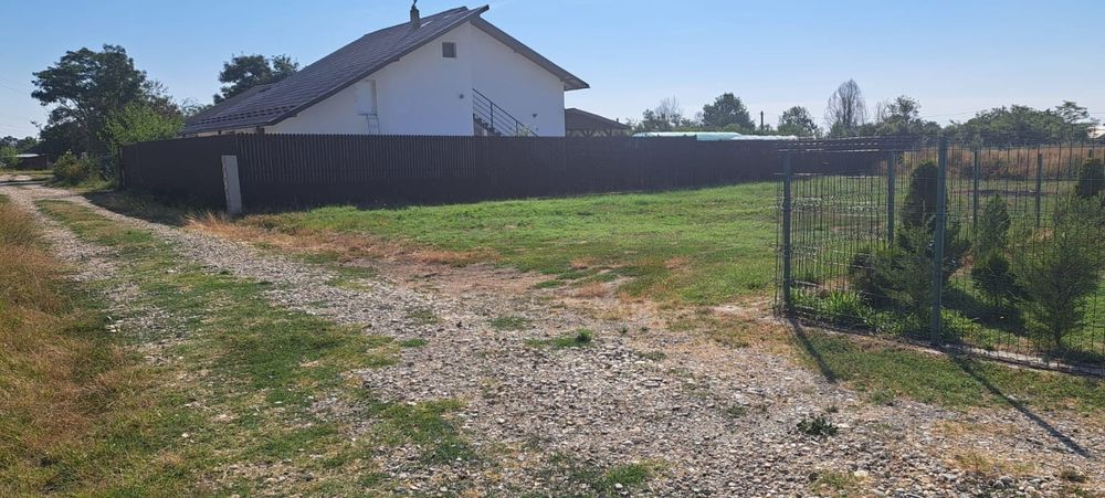 Vând teren intravilan 1600mp Suseni