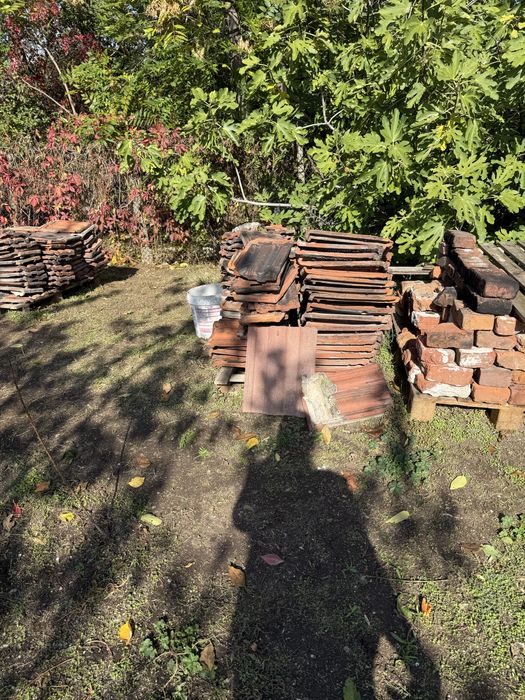 Подаряваме използвани керемиди.