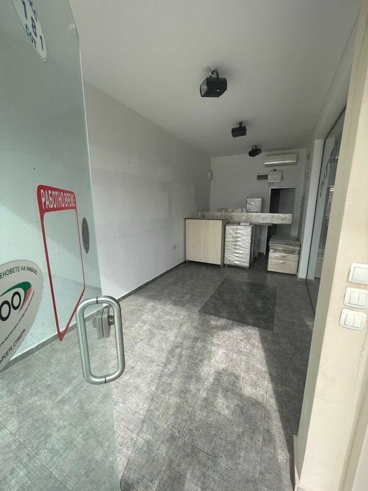 Дава се под наем Магазин в Пловдив, Южен - 23 кв.м за 306 € - Снимка #1