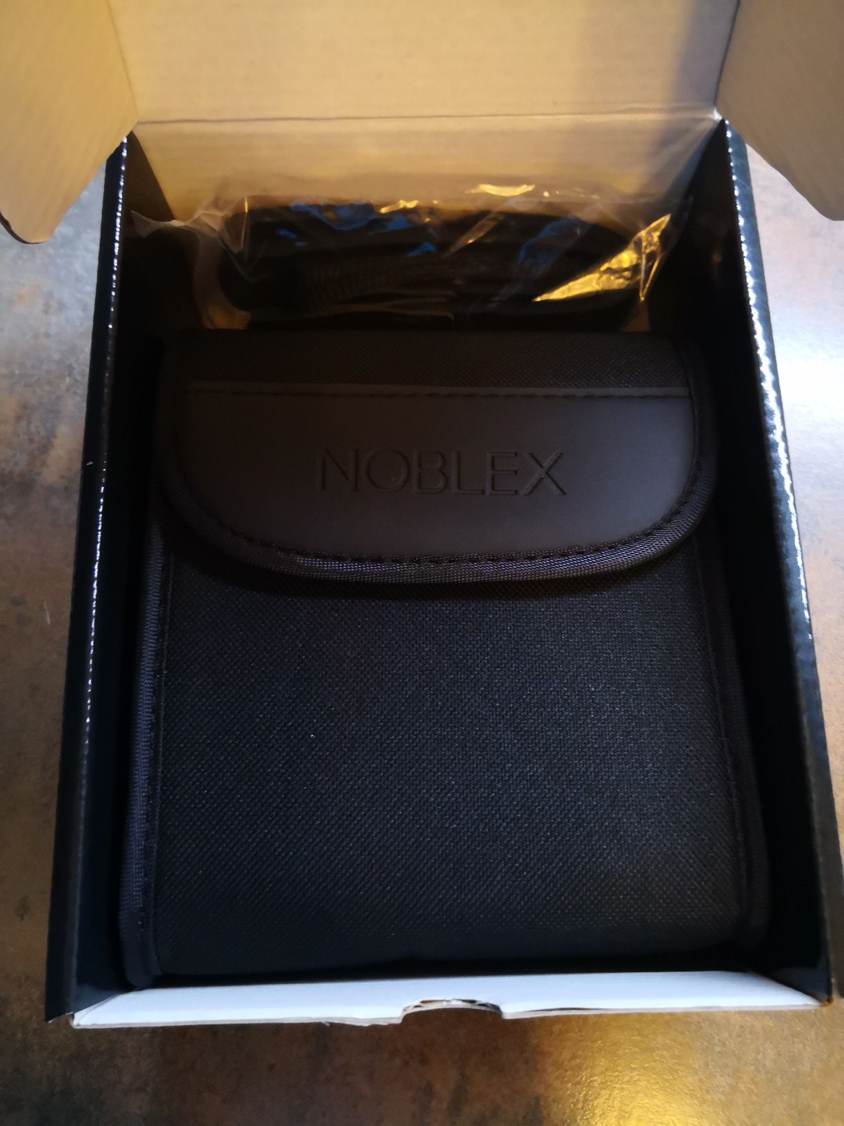 benoclu Noblex NF 10x42