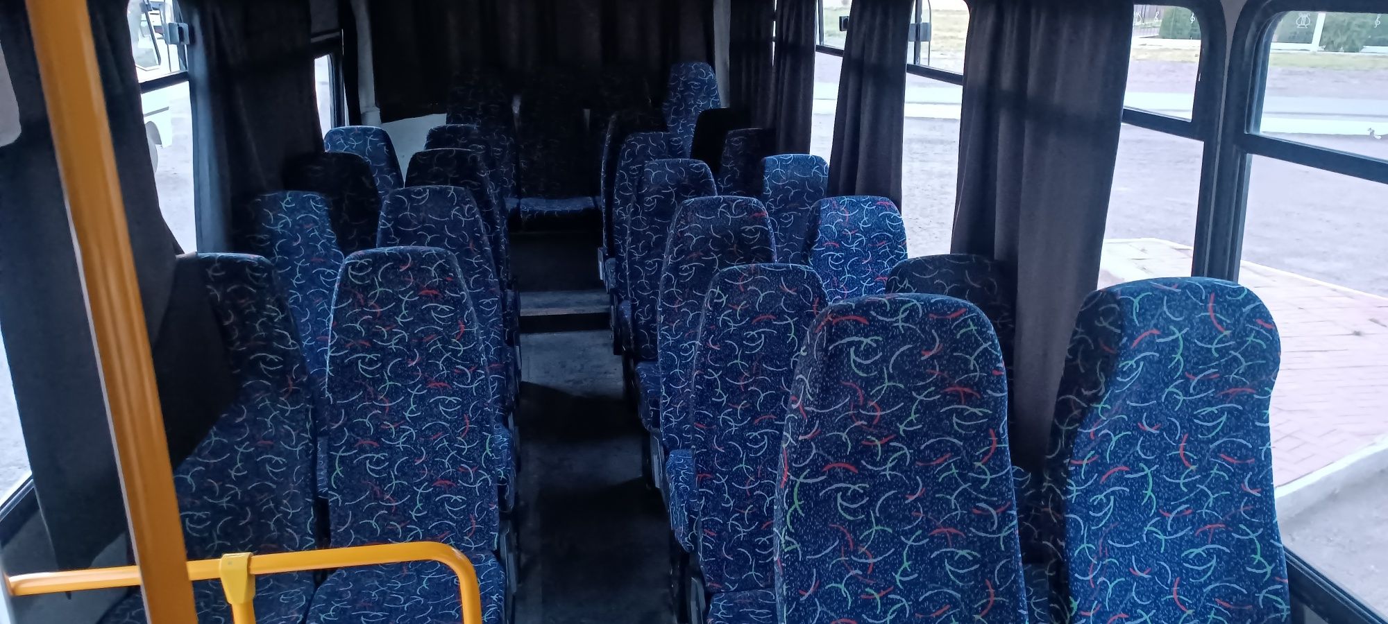 Avtobuz Isuzu np 26 mesta
