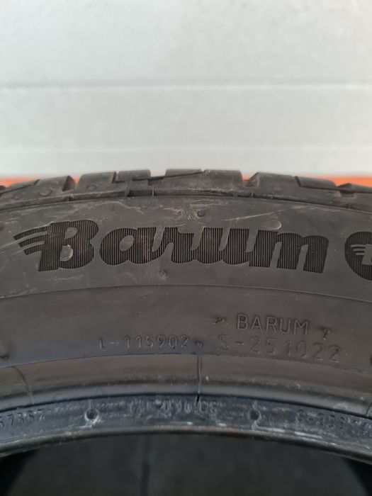 Летни гуми 2 броя BARUM Bravuris5 215 45 R18 дот 4421