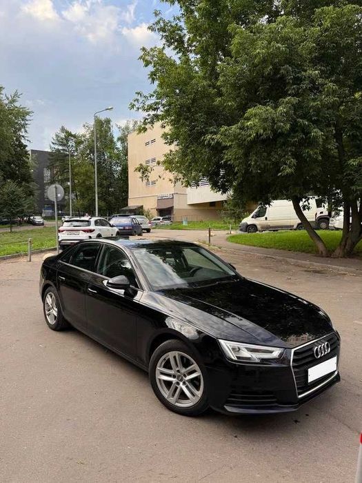 Audi A4 2018 Бензин