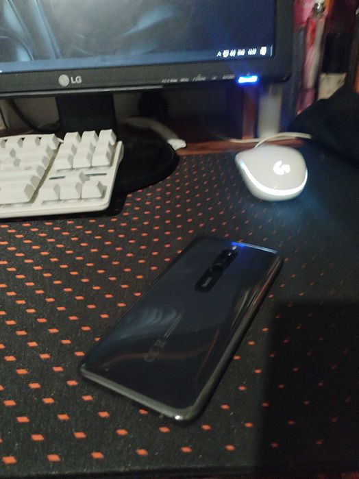 Телефон Redmi 8 64 гб