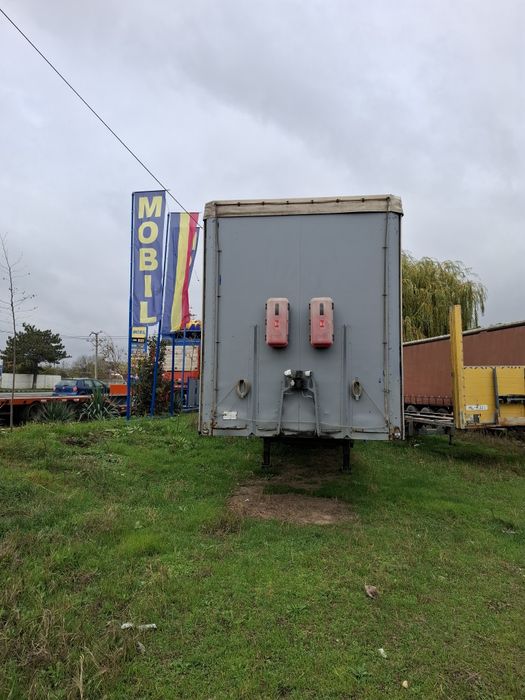 Cap tractor Volvo 440 euro 5+ semiremorca prelata mega