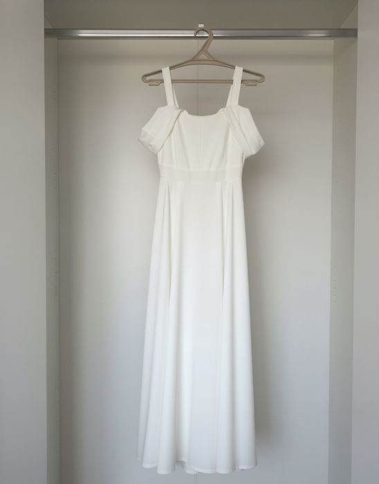 Продам нарядное белое платье