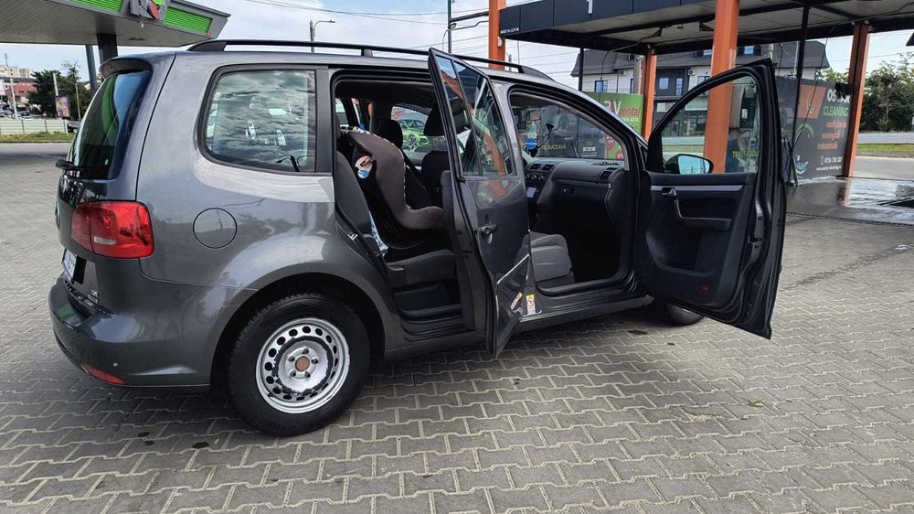 Volkswagen Touran 1,6tdi Blue montion