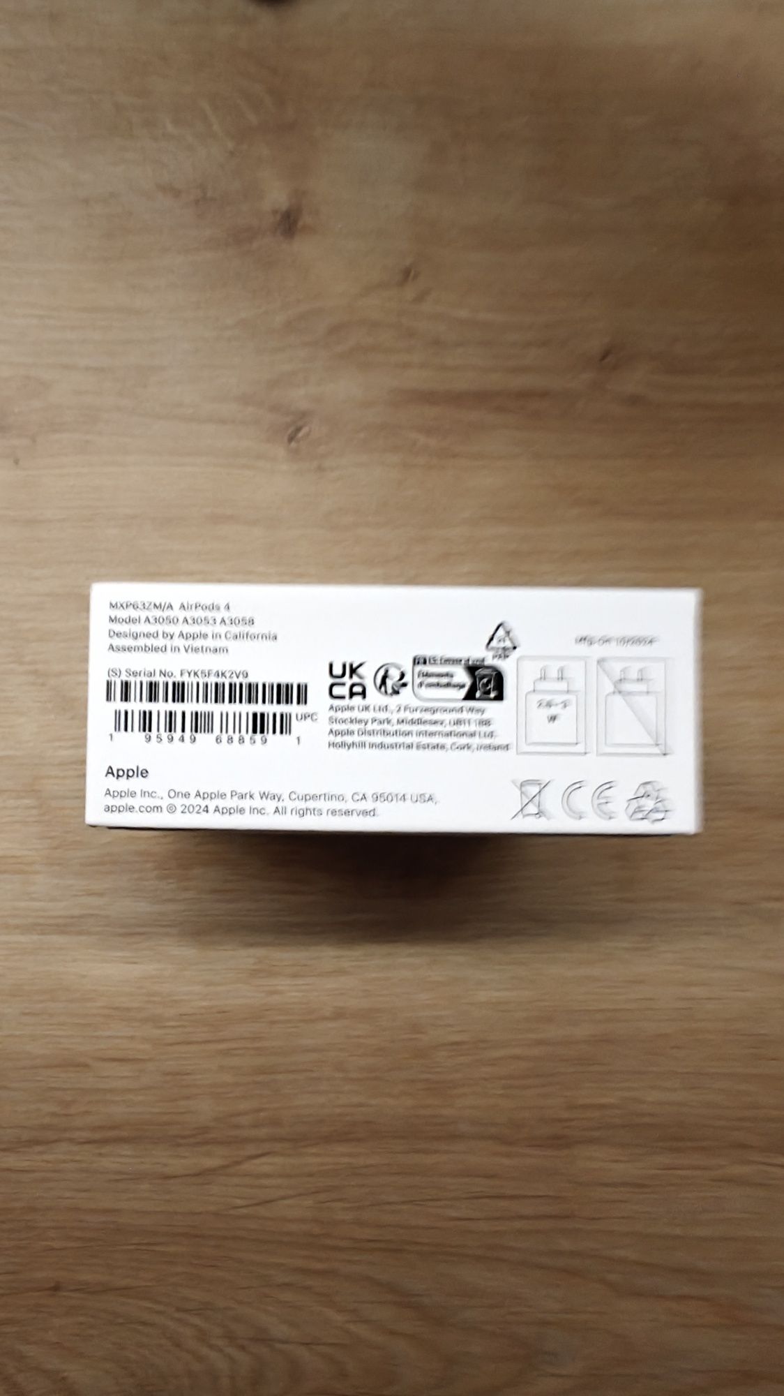 Apple Airpods 4 слушалки, нови, неотваряни, от емаг