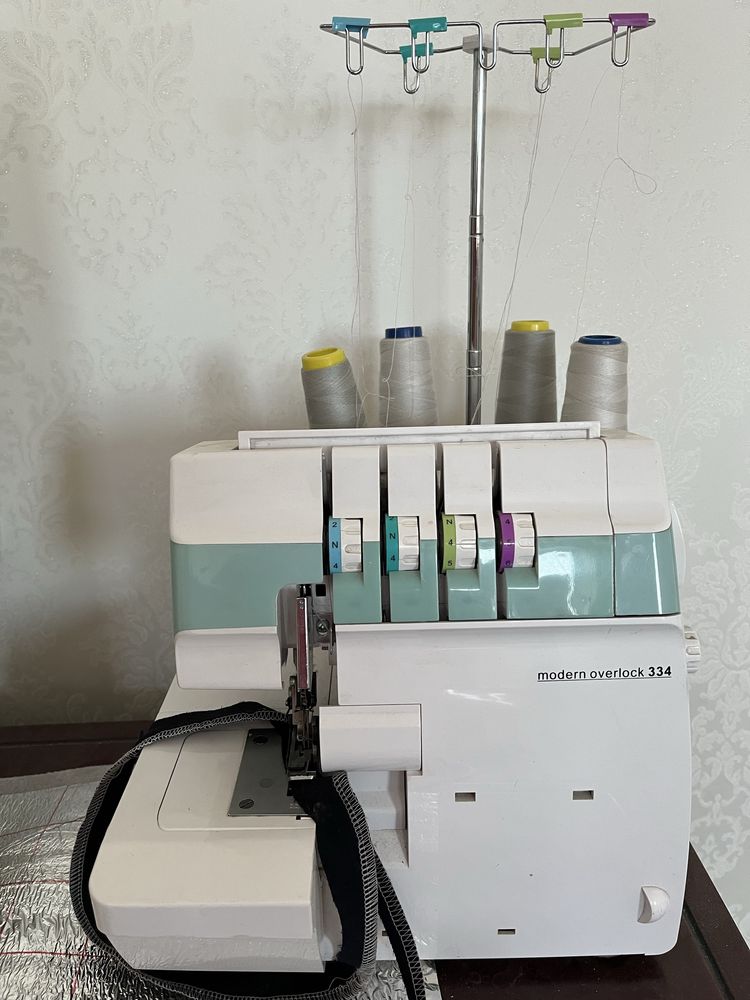 Продам, ковер, швейную машинку, оверлог, мойку