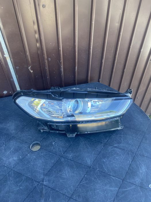 Far dreapta halogen cu lupa ford mondeo mk5