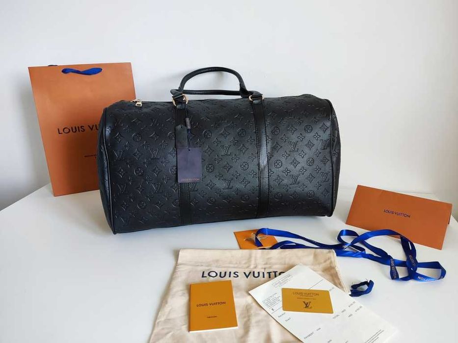 In stoc voiaj, geanta sport nou Louis Vuitton 986-5