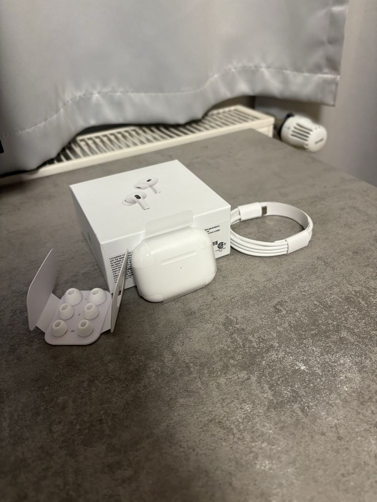 Слушалки AirPods Pro (2nd generation)