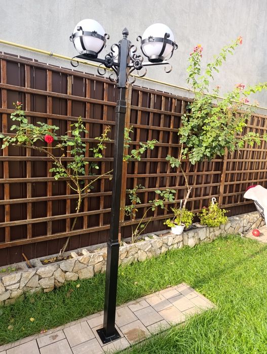 Stâlpi iluminat de gradina