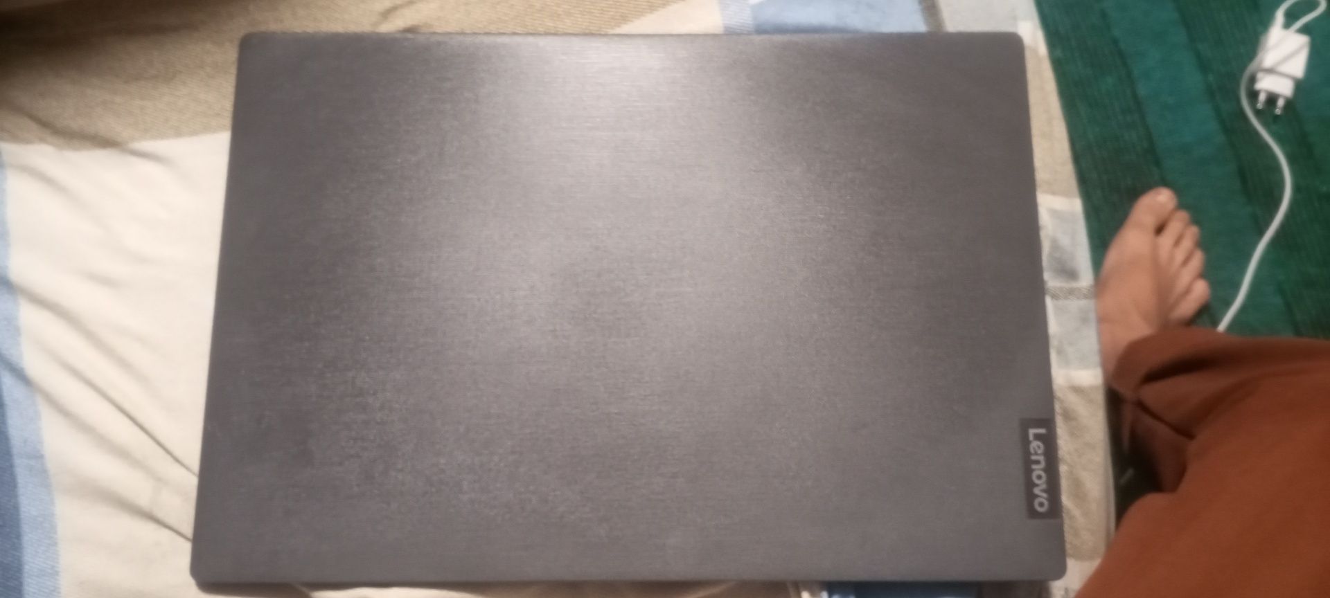 Lenovo v15IGL. .