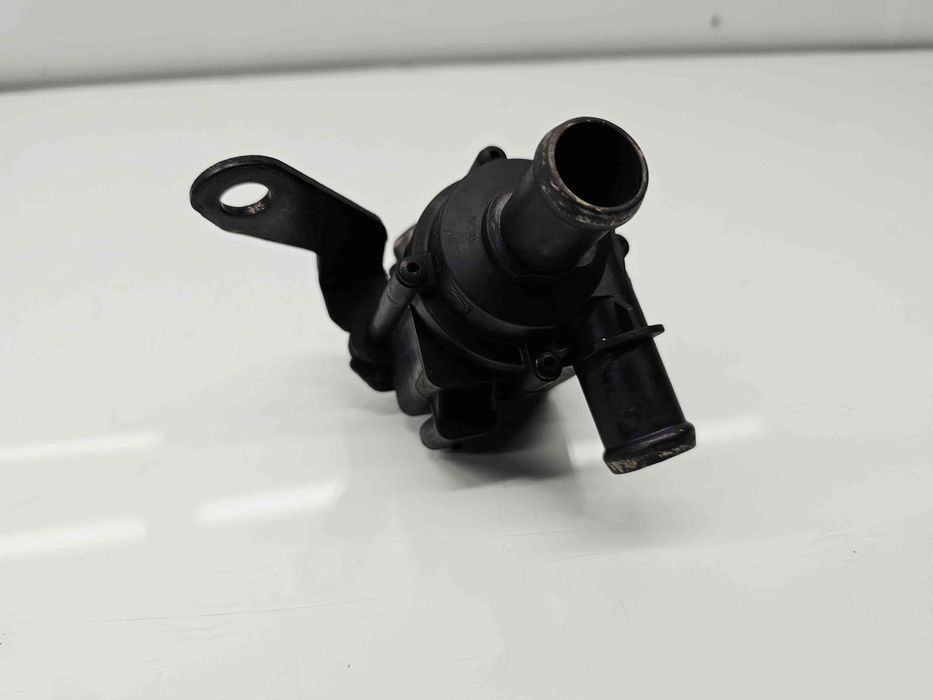 Pompa recirculare apa  Volkswagen Golf 7 (5G) [Fabr 2014-prezent] 5Q09