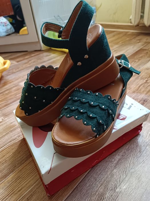 Женская летняя обувь