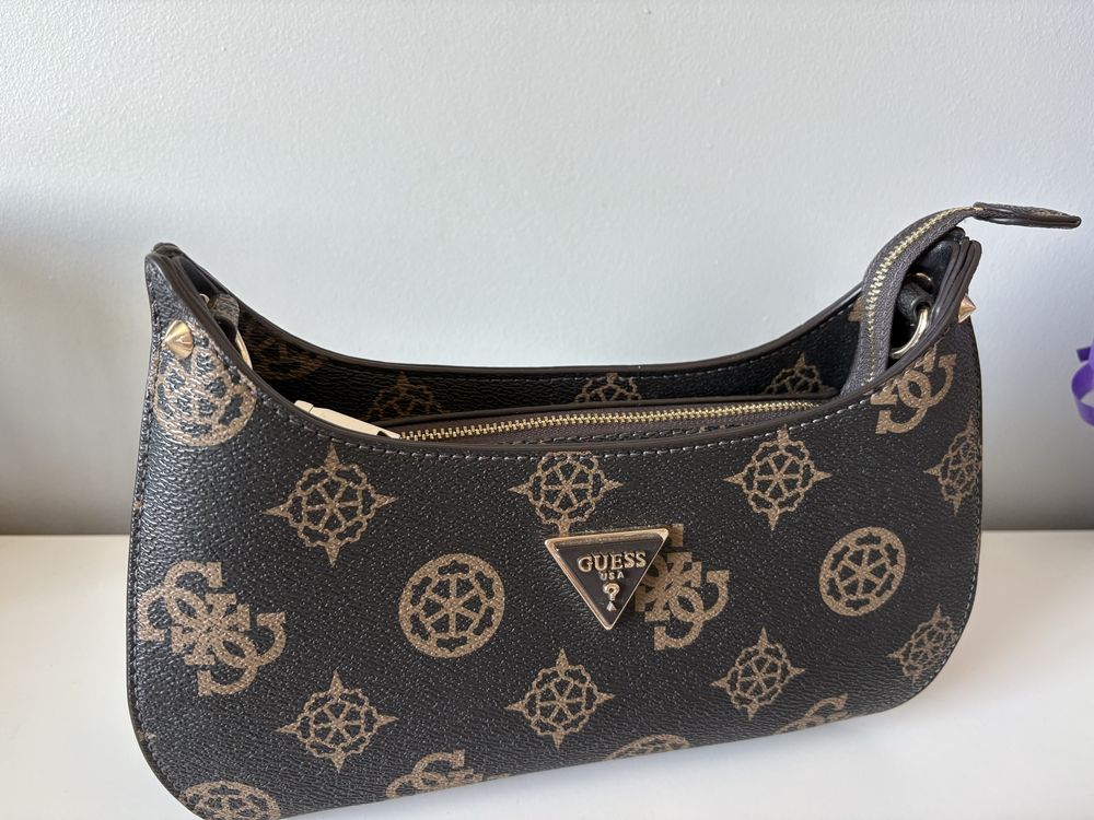 Guess чанта оригинал