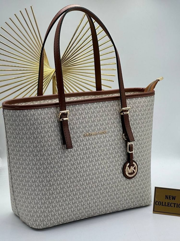 Geanta Michael Kors Noua !!! Dimensiuni 32/28 !!!