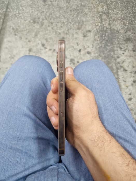 Iphone 16 pro max gold