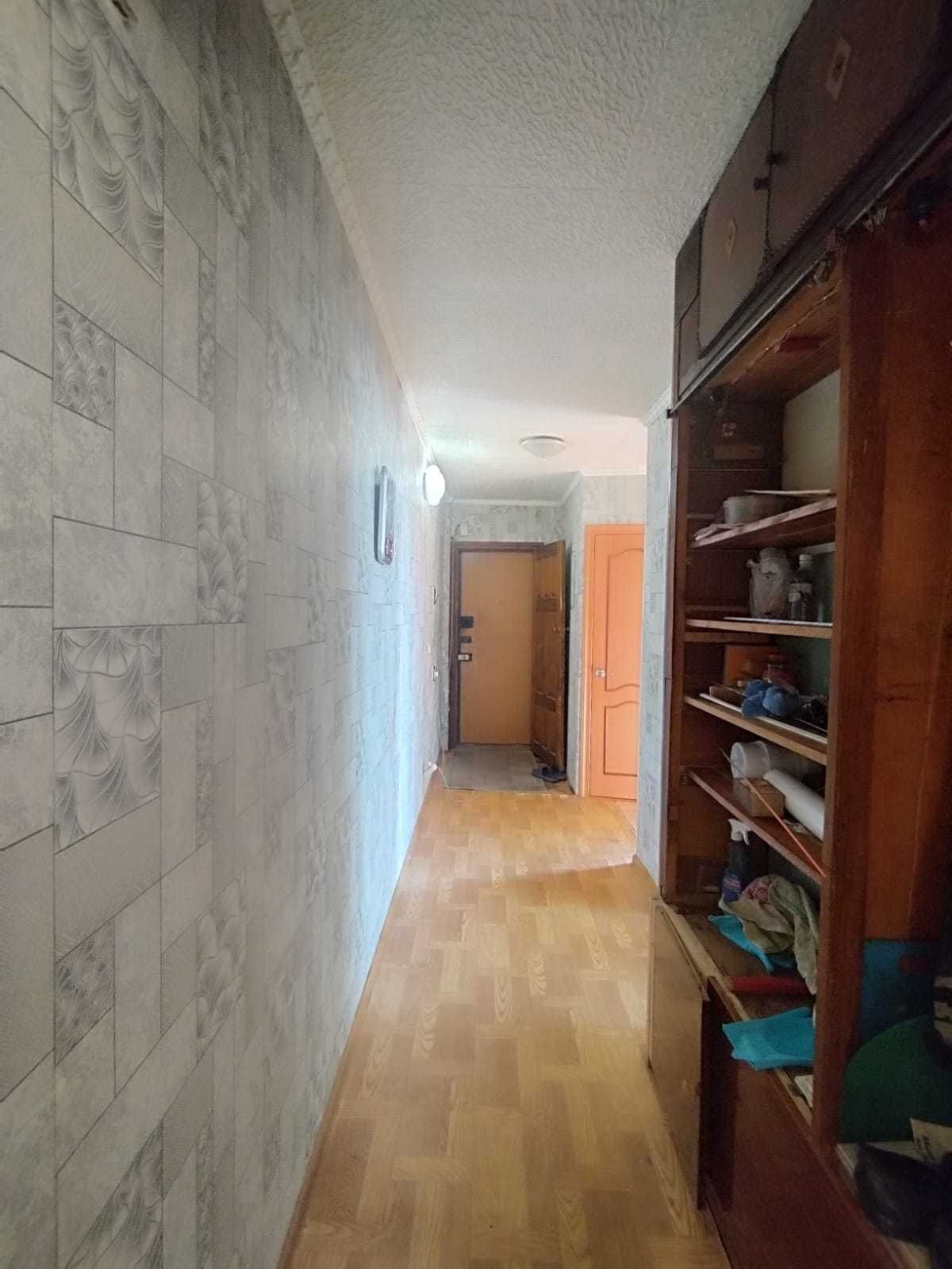 Продается 3 комн квартира, 4 м-он, ул Уалиханова