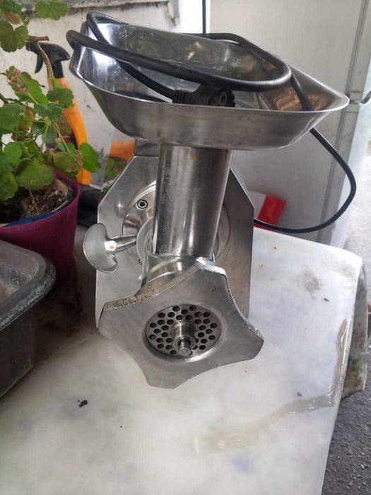 продам электро мясорубку