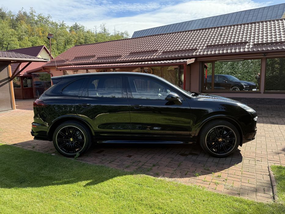 Porsche Cayenne facelift/packet GTS/faruri led 4k/Apple Carplay