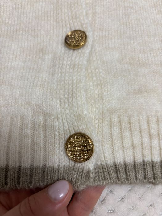 Дамска жилетка в бежово