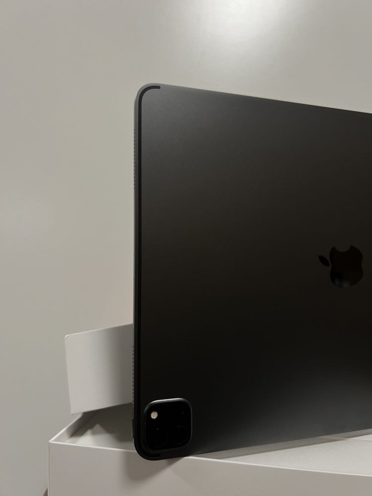 iPad Pro 12.9 inch (4th generation)