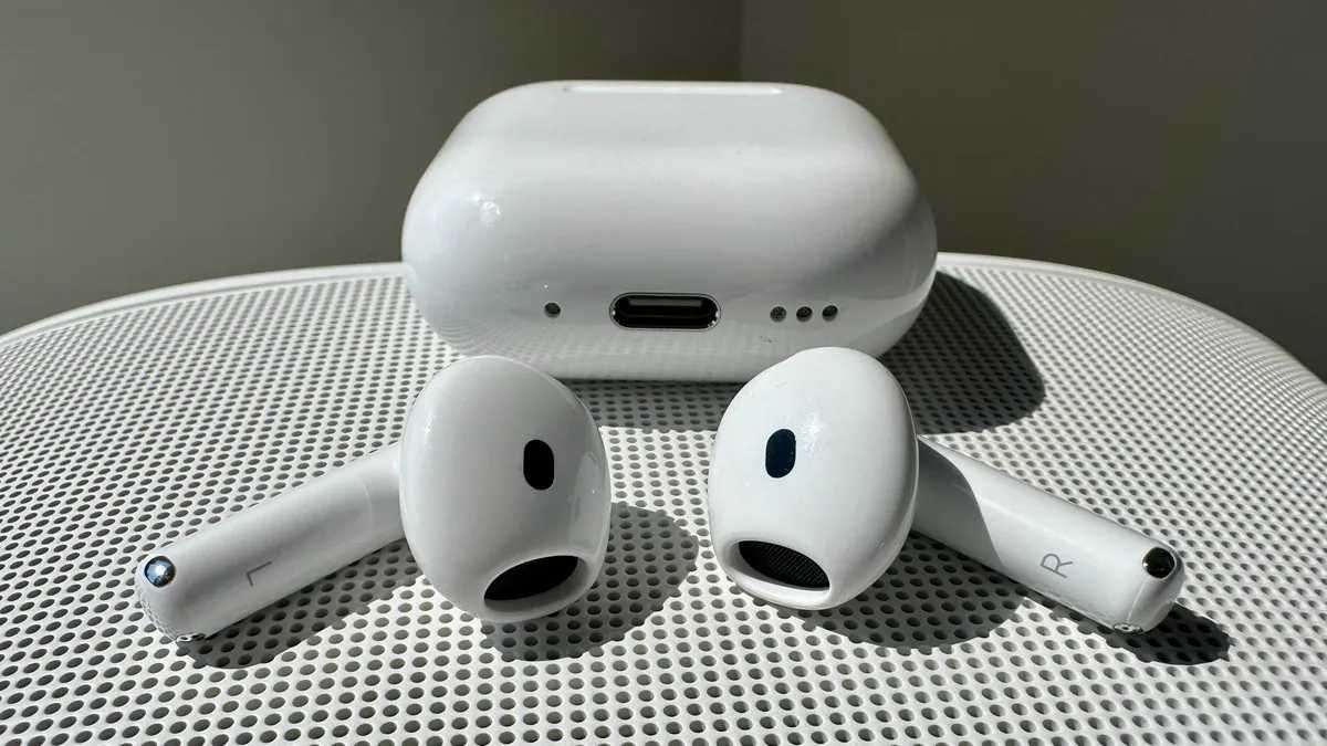 ЧИСТО НОВИ! Аirpods 4 с Active Noise Cancelation