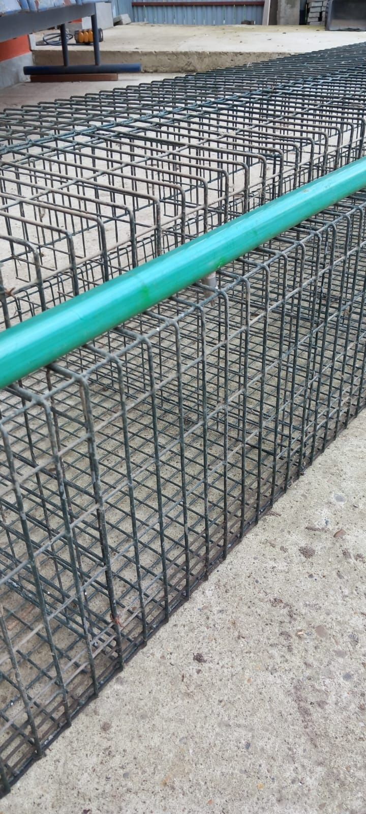 Vând cuști iepuri