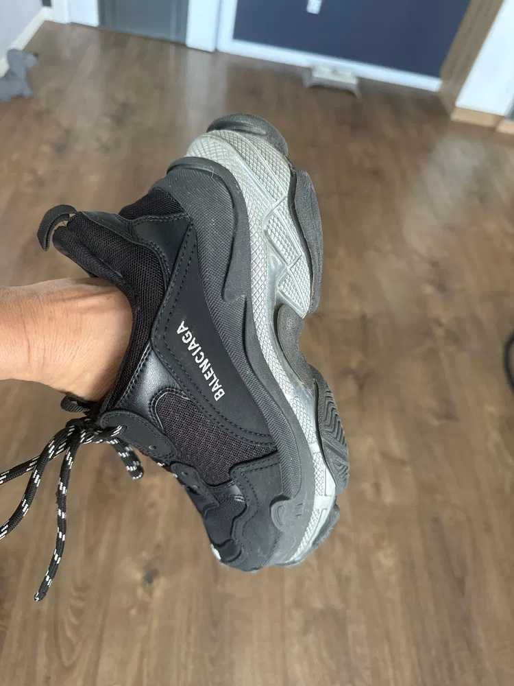 BALENCIAGA Triple S черни
