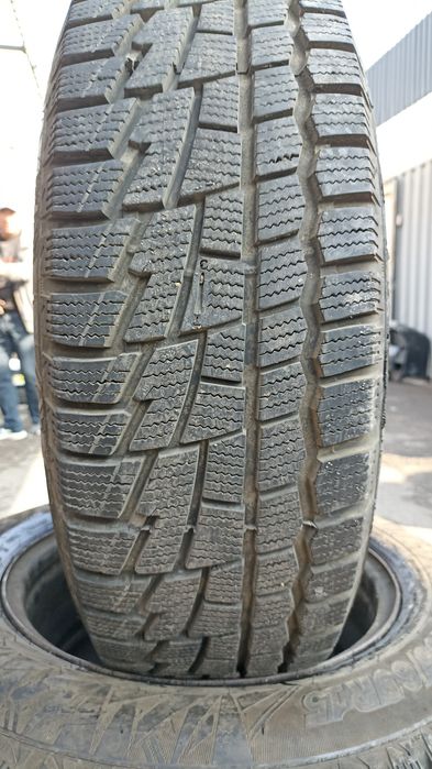 Железные диски на мерседес R 15, с зимними шинами 205/65/15 кордиант